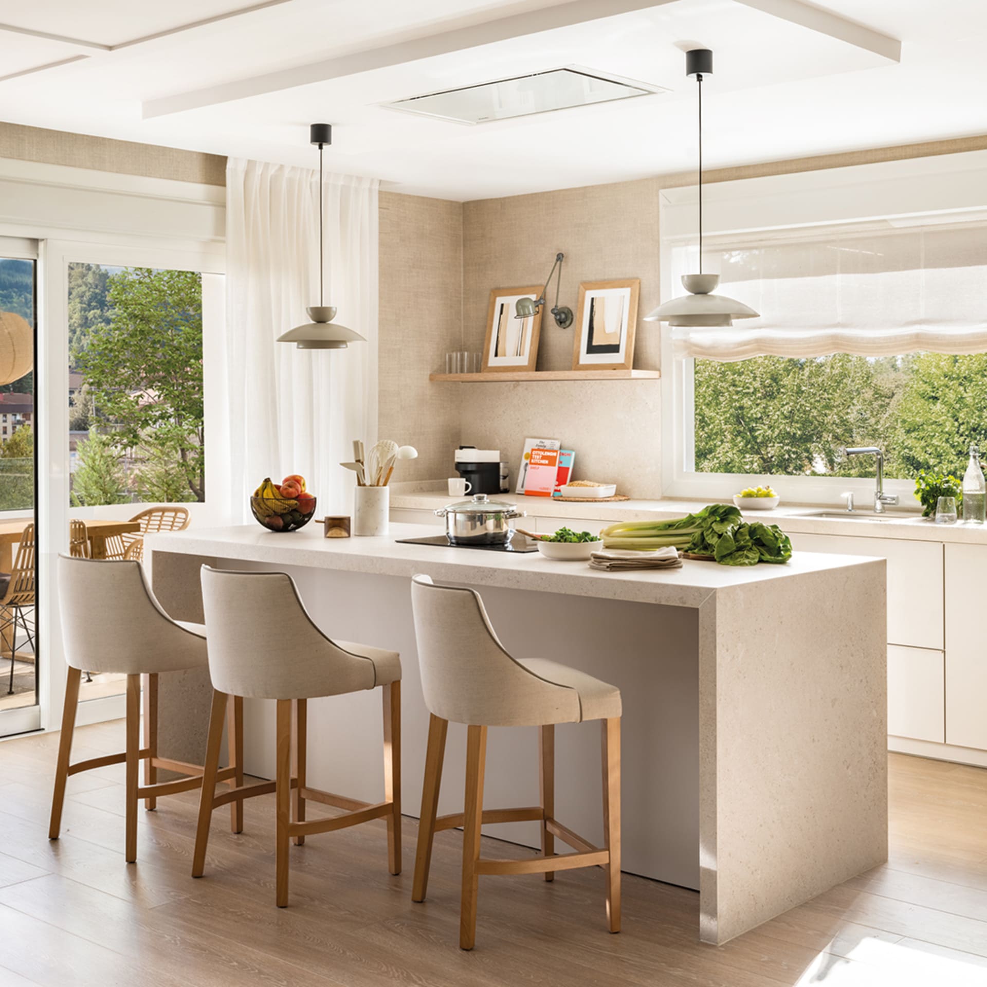 Bright Cashmere Santos kitchen