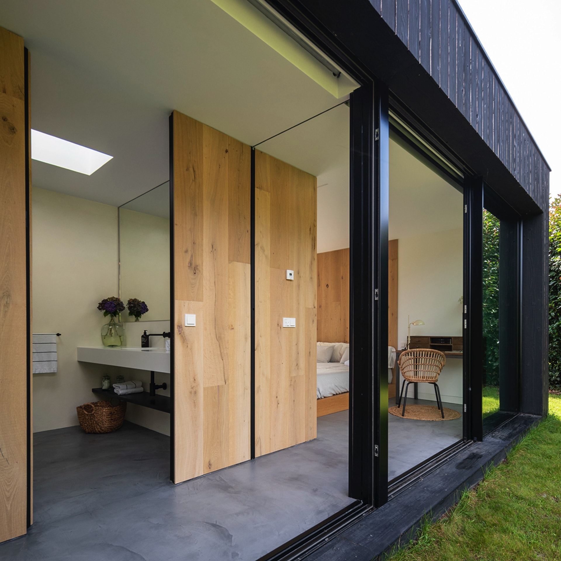 Baño y dormitorio blanco y madera Santos