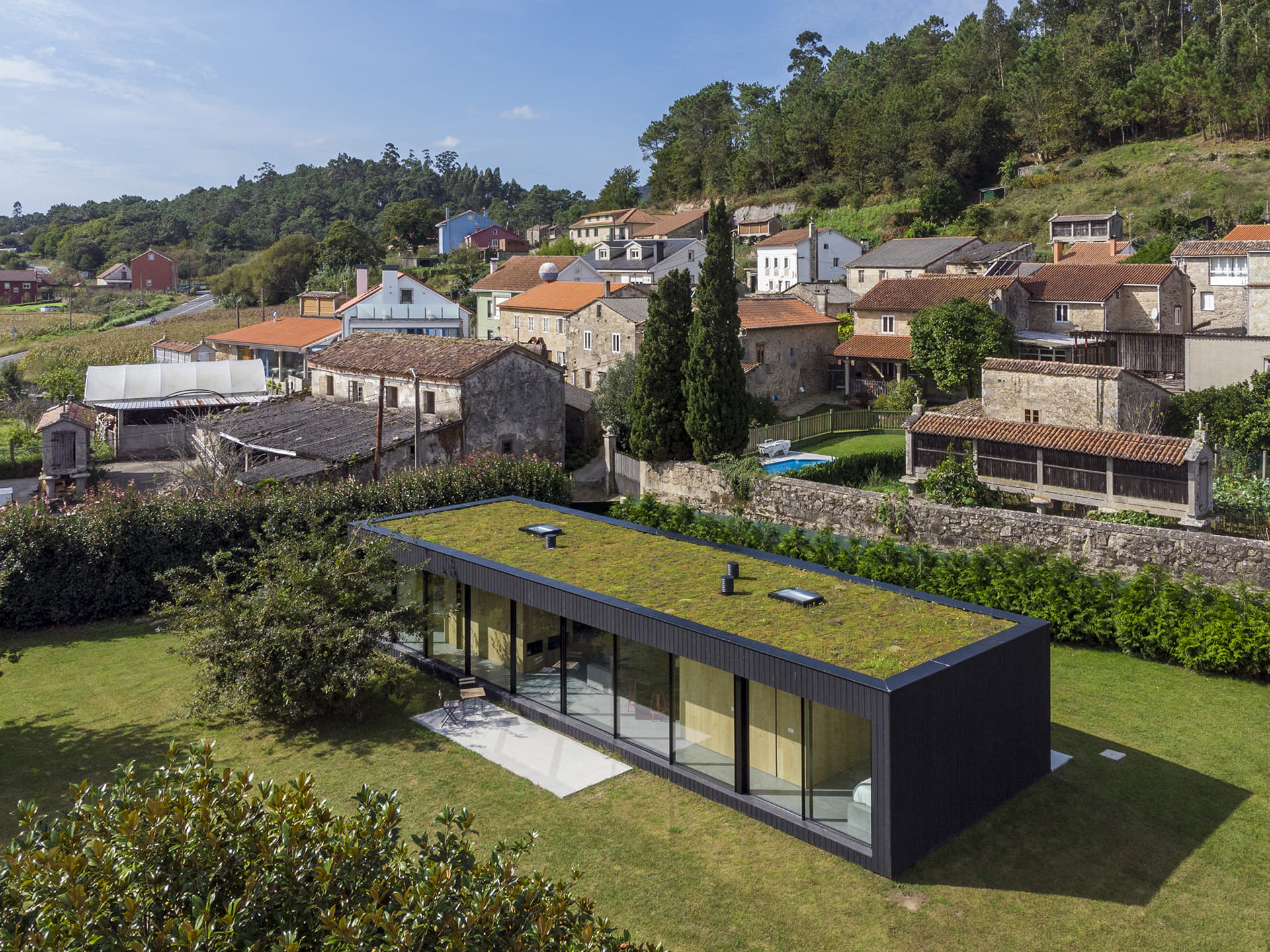 Vivienda abierta en entorno natural Santos