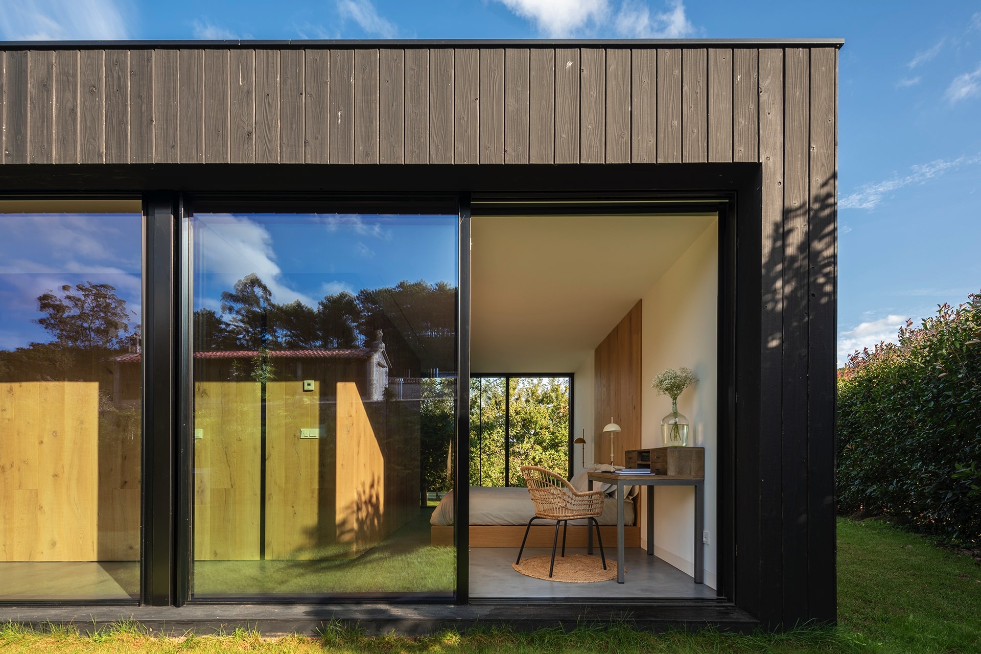 Vivienda con dormitorio abierto al exterior
