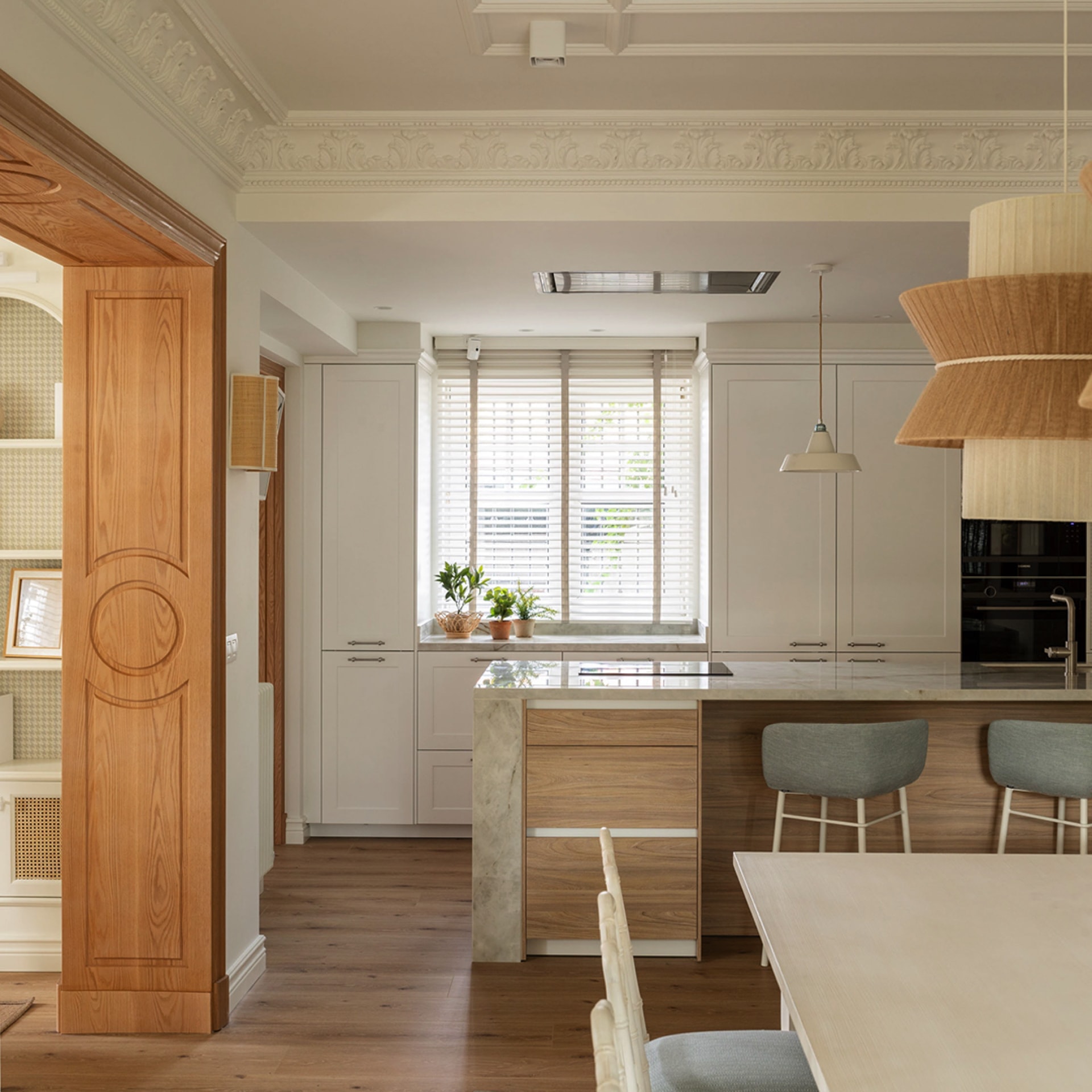 Parallel kitchen with table and island