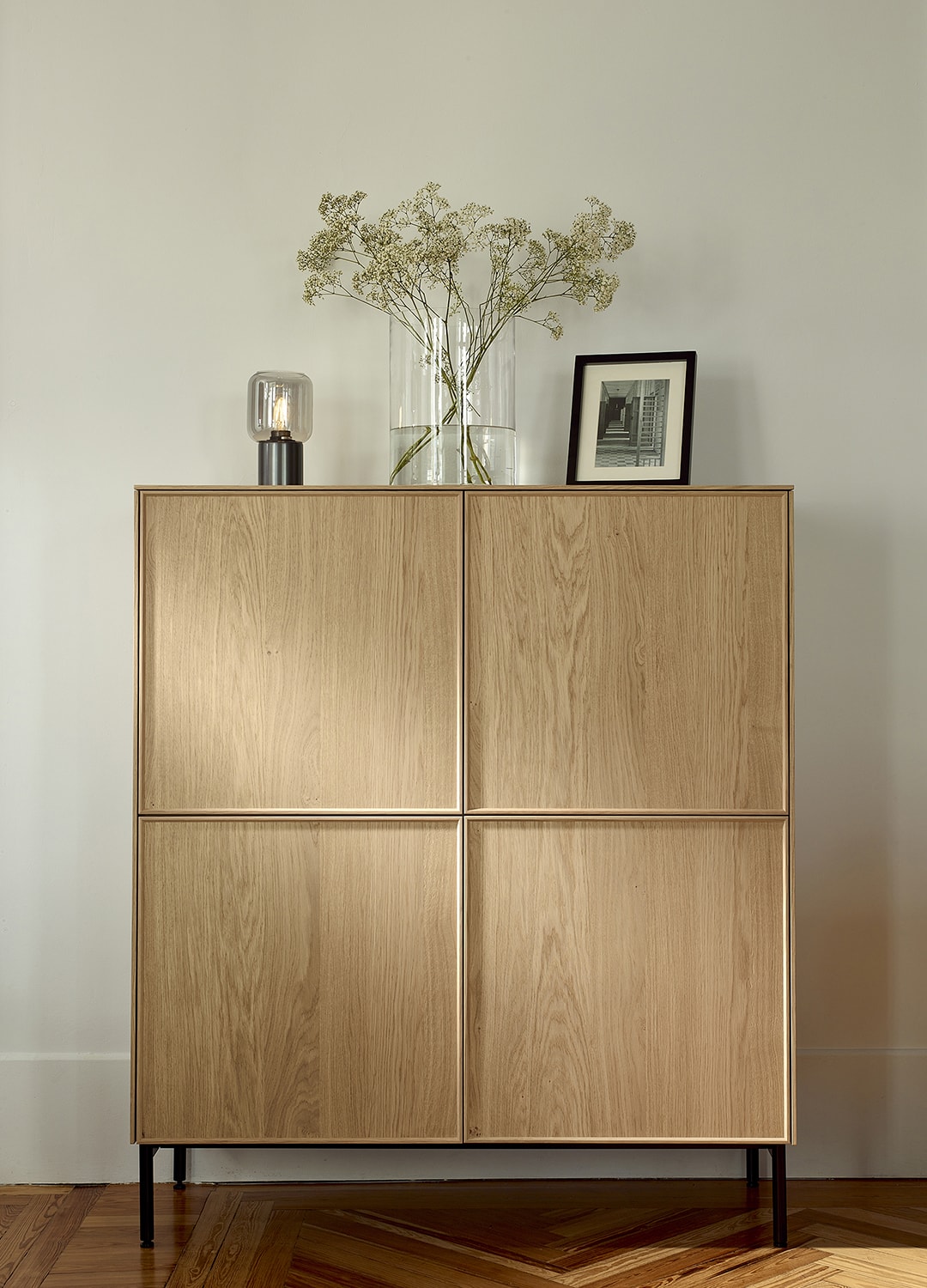 Houten buffetkast in de kleur Rustiek Eik uit de nieuwe Living-lijn van Santos Keukens.