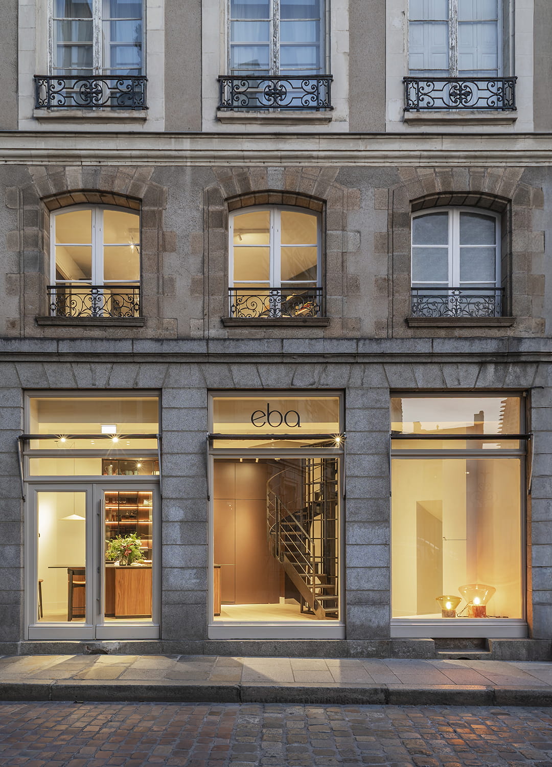 Façade du nouveau magasin de Cuisines Santos à Rennes, France.